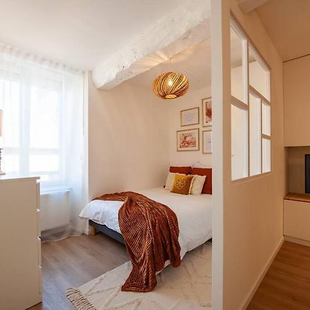 Le Cocoon - Appartement Dans Maison Du Xviieme Siecle Fougeres Luaran gambar