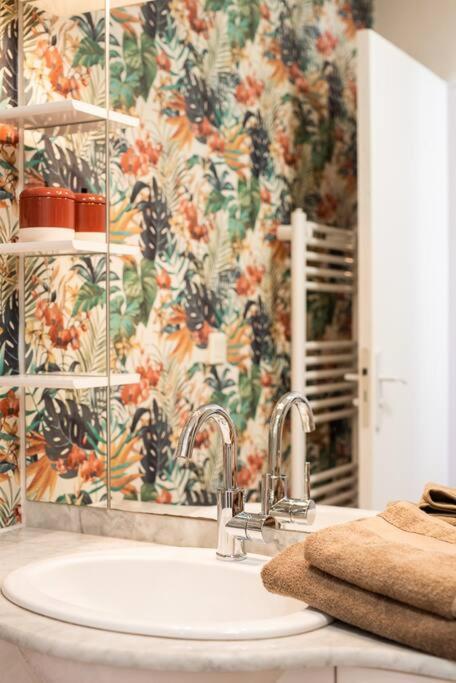 Le Cocoon - Appartement Dans Maison Du Xviieme Siecle Fougeres Luaran gambar