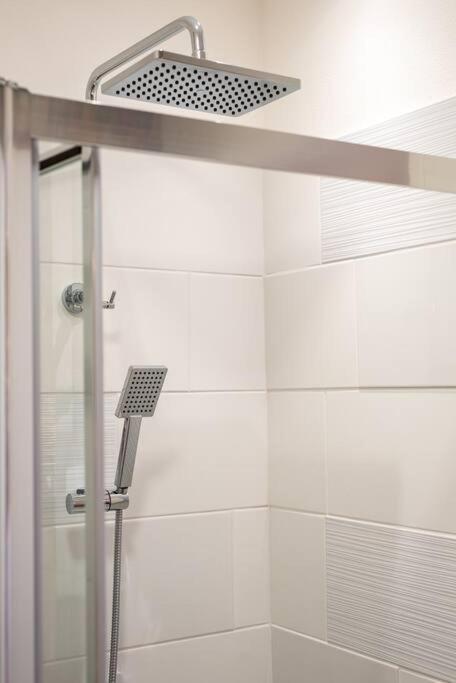 Le Cocoon - Appartement Dans Maison Du Xviieme Siecle Fougeres Luaran gambar