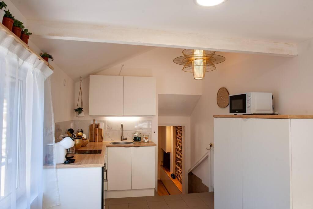 Le Cocoon - Appartement Dans Maison Du Xviieme Siecle Fougeres Luaran gambar