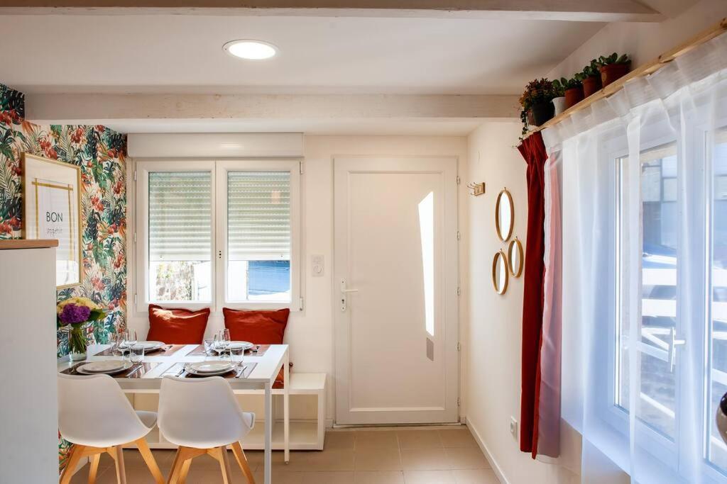 Le Cocoon - Appartement Dans Maison Du Xviieme Siecle Fougeres Luaran gambar