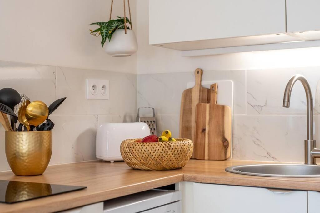 Le Cocoon - Appartement Dans Maison Du Xviieme Siecle Fougeres Luaran gambar