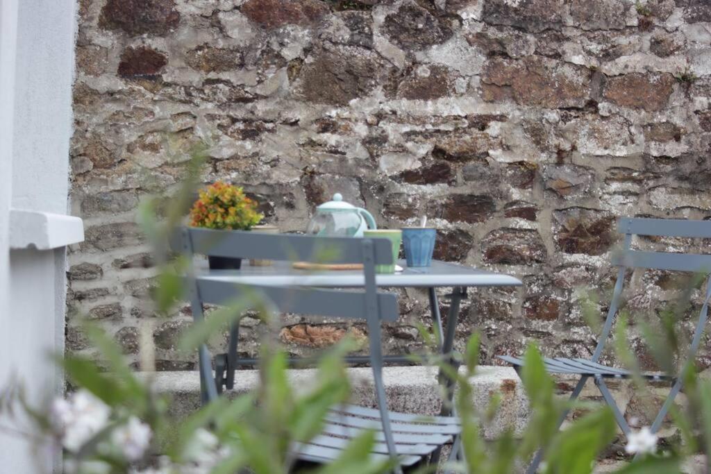 Le Cocoon - Appartement Dans Maison Du Xviieme Siecle Fougeres Luaran gambar