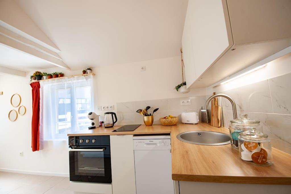 Le Cocoon - Appartement Dans Maison Du Xviieme Siecle Fougeres Luaran gambar