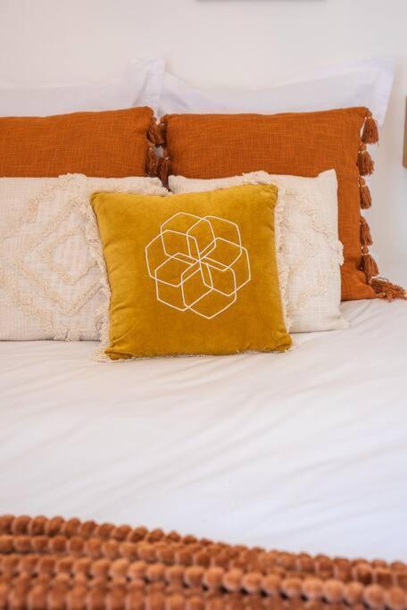 Le Cocoon - Appartement Dans Maison Du Xviieme Siecle Fougeres Luaran gambar