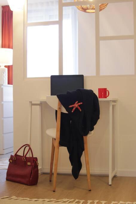 Le Cocoon - Appartement Dans Maison Du Xviieme Siecle Fougeres Luaran gambar